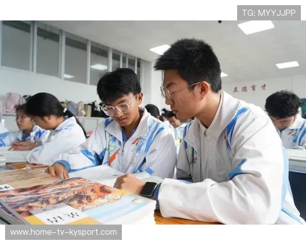 考生跑步进场显积极备考态度,西南大学招聘热度高,西南大学跑步代替游泳怎么考 考生跑步进场显积极备考态度,西南大学招聘热度高,西南大学跑步代替游泳怎么考